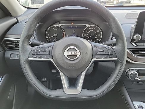 Used 2023 Nissan Altima 2.5 SV FWD image 21