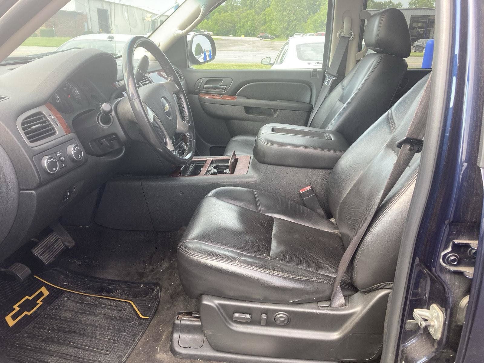 Used 2010 Chevrolet Avalanche LTZ AWD/4WD image 13