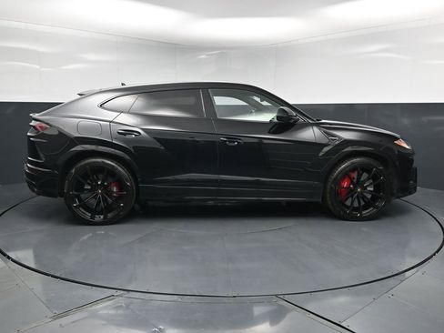 Used 2022 Lamborghini Urus AWD/4WD image 11