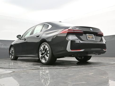 Certified 2025 BMW 530i 530i w/ Premium Package image 37