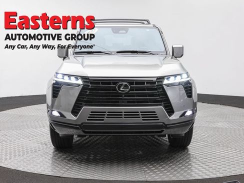 Used 2024 Lexus GX 550 w/ Cold Area Package AWD/4WD image 2