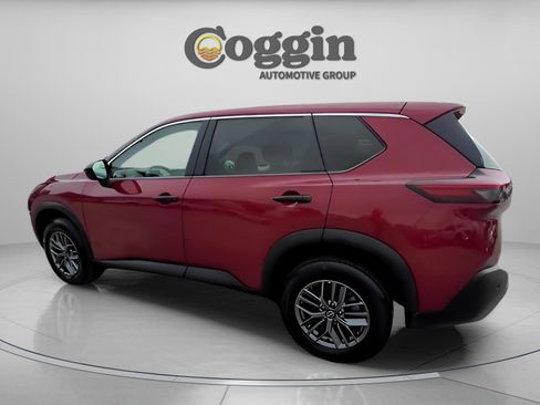 Used 2023 Nissan Rogue S image 6