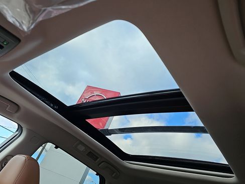 New 2026 Nissan Pathfinder Platinum image 10