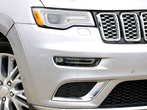 Used 2018 Jeep Grand Cherokee Summit w/ Trailer Tow Group IV RWD image 3