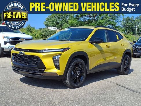 Used 2025 Chevrolet Trax ACTIV FWD image 1