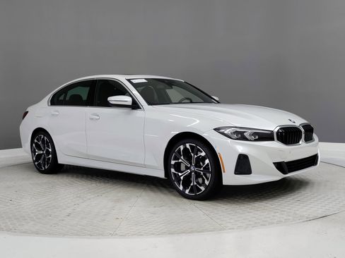 New 2026 BMW 330i Sedan w/ Convenience Package image 31