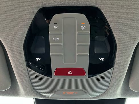 Used 2025 Kia K4 LXS image 16