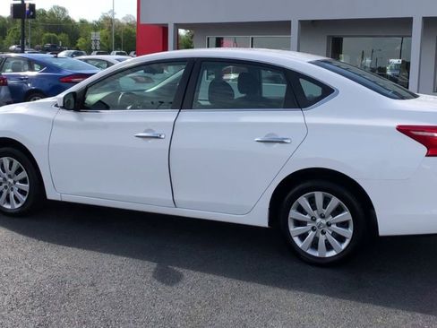 Used 2019 Nissan Sentra S image 5