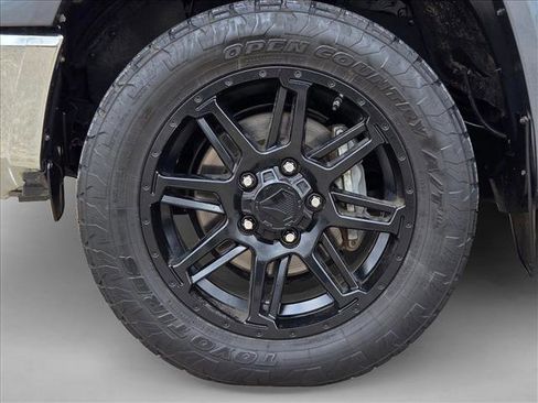 Used 2018 Toyota Tundra SR5 w/ SR5 Upgrade Package AWD/4WD image 16