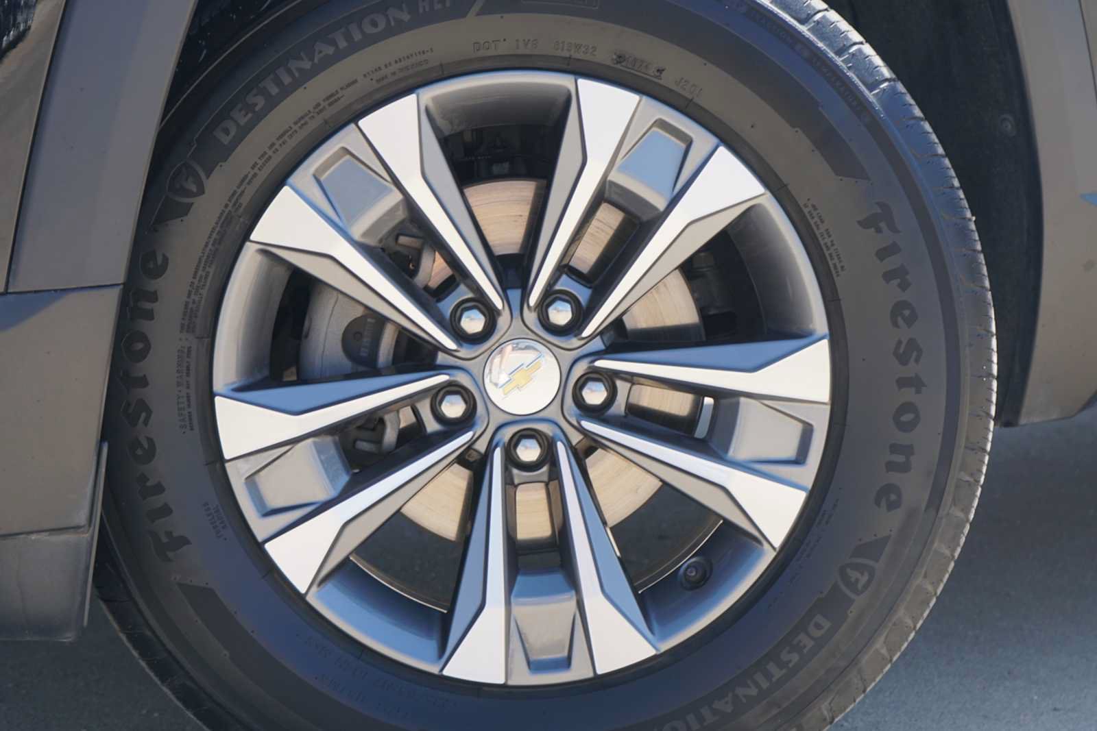 Used 2025 Chevrolet Equinox LT w/ Convenience Package II FWD image 2