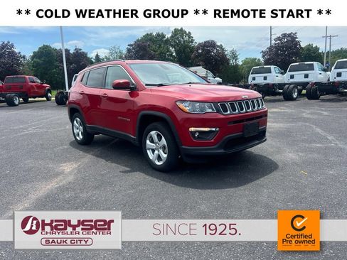 Used 2018 Jeep Compass Latitude w/ Popular Equipment Group AWD/4WD image 1
