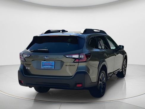 Used 2025 Subaru Outback Onyx Edition image 8