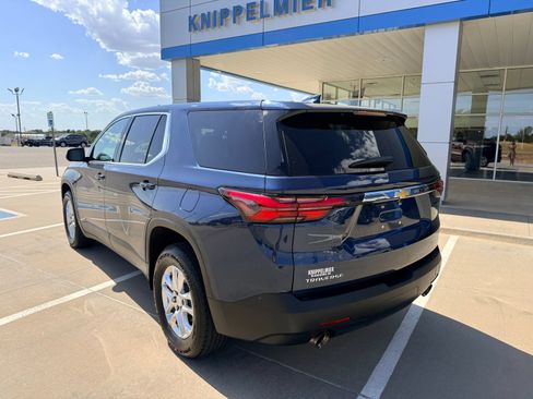 Used 2022 Chevrolet Traverse LS FWD image 10