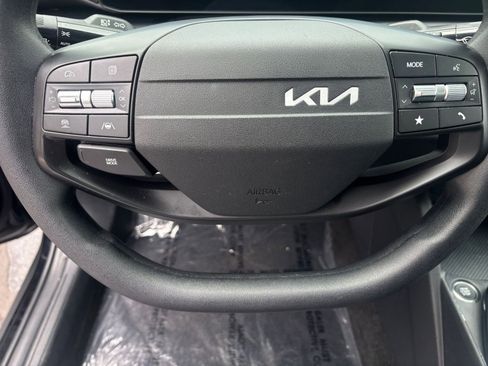 Used 2025 Kia K4 FWD image 28