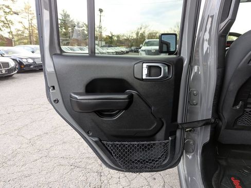 Used 2020 Jeep Gladiator Rubicon w/ Dual Top Group AWD/4WD image 37