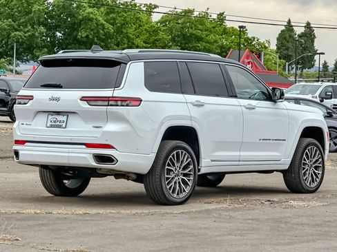 Used 2023 Jeep Grand Cherokee L Summit AWD/4WD image 3