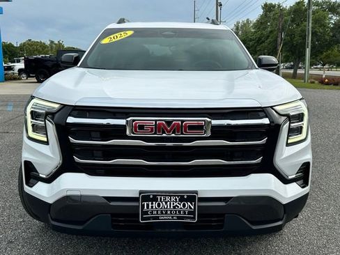 Used 2025 GMC Terrain Elevation w/ Elevation Premium Package image 2