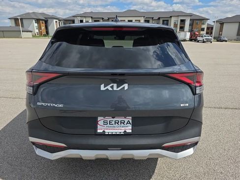 Used 2023 Kia Sportage LX AWD/4WD image 12
