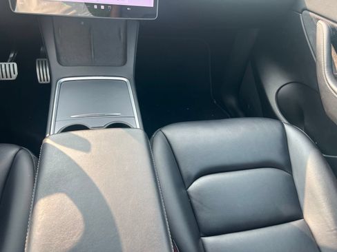 Used 2022 Tesla Model Y Performance AWD/4WD image 31