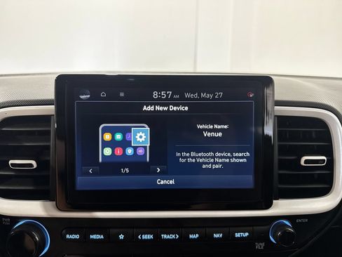Used 2025 Hyundai Venue Limited FWD image 14