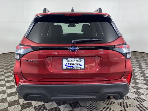 Used 2025 Subaru Forester Premium AWD/4WD image 6