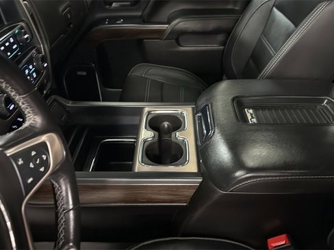 Used 2019 GMC Sierra 2500 Denali w/ Duramax Plus Package image 11