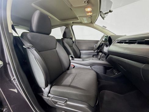 Used 2018 Honda HR-V EX image 28