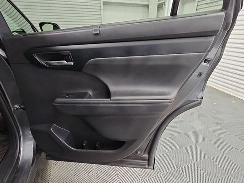 Used 2024 Toyota Highlander XSE FWD image 40