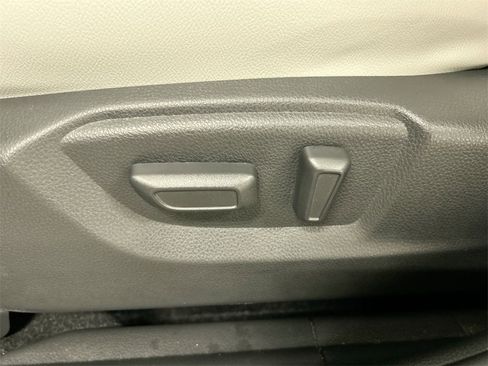 Used 2023 Mitsubishi Eclipse Cross SEL image 10