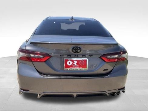 Used 2022 Toyota Camry SE w/ Carpet Mat Package (TMS) FWD image 9