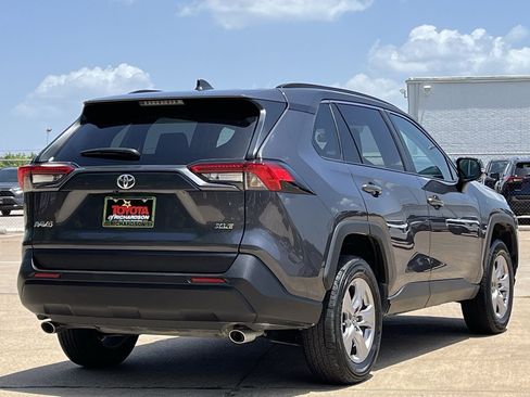Used 2025 Toyota RAV4 XLE FWD image 4