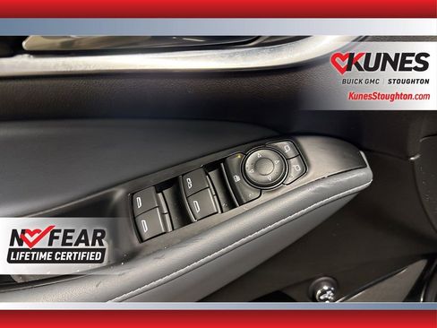 Used 2024 Buick Enclave Essence image 21