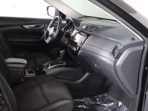 Used 2020 Nissan Rogue SV image 20