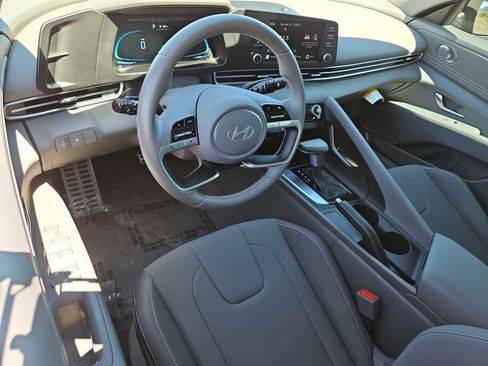 New 2025 Hyundai Elantra Sport FWD image 10