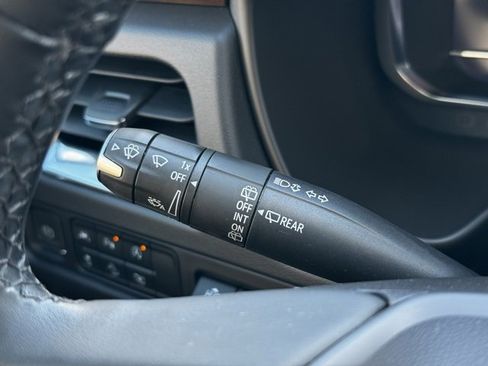 Certified 2024 Chevrolet Suburban High Country image 30