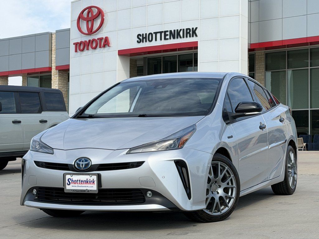Used 2022 Toyota Prius FWD image 2