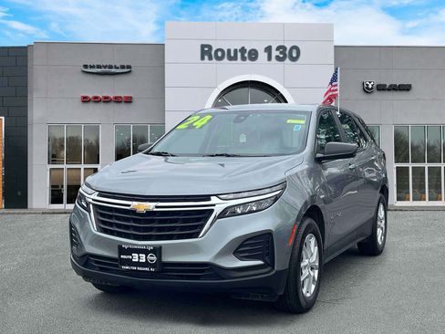 Used 2024 Chevrolet Equinox LS FWD image 2
