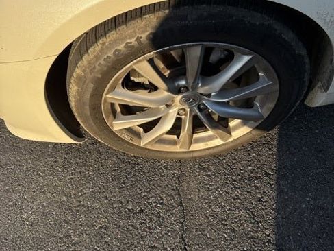 Used 2015 INFINITI Q60 Convertible w/ Premium Package image 19