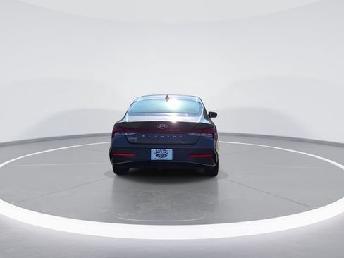 Used 2025 Hyundai Elantra SEL FWD image 7