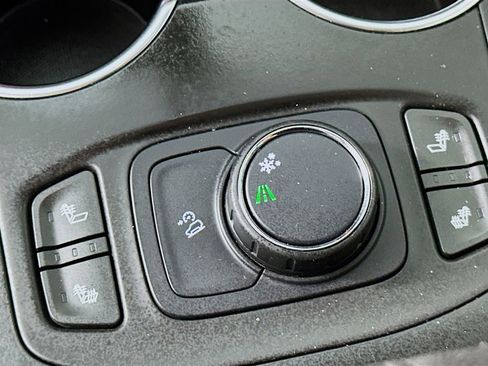 Used 2018 GMC Terrain SLE image 19