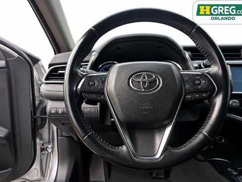 Used 2020 Toyota Camry SE FWD image 11