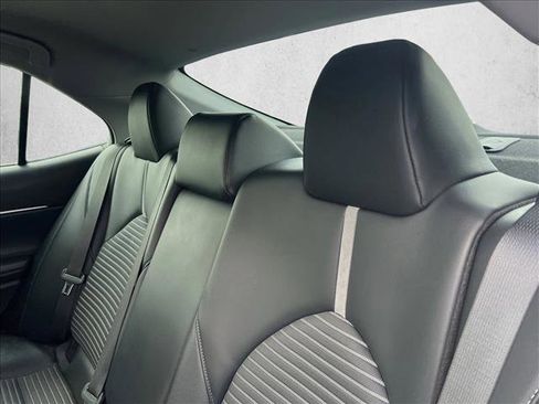 Used 2022 Toyota Camry SE image 20