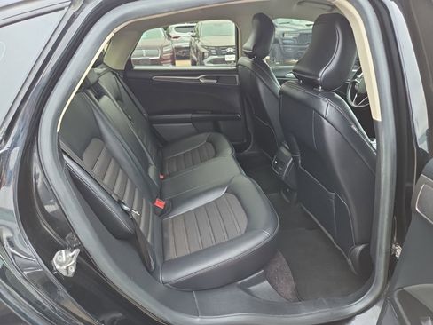 Used 2017 Ford Fusion SE w/ Equipment Group 201A FWD image 31