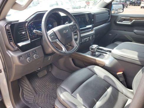 Used 2024 Chevrolet Silverado 1500 LT Trail Boss w/ Convenience Package II AWD/4WD image 16