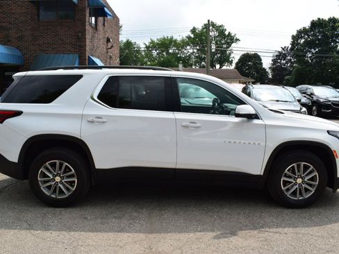 Used 2023 Chevrolet Traverse LT FWD image 6