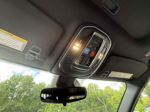 Used 2023 Jeep Grand Cherokee Altitude AWD/4WD image 29