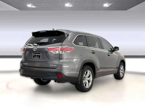 Used 2015 Toyota Highlander XLE AWD/4WD image 9