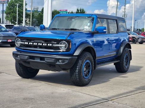 Used 2021 Ford Bronco Outer Banks w/ Sasquatch Package AWD/4WD image 3