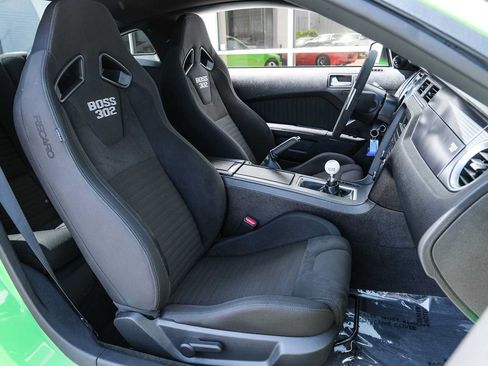 Used 2013 Ford Mustang Boss 302 w/ Boss 302 Accessory Pkg RWD image 30