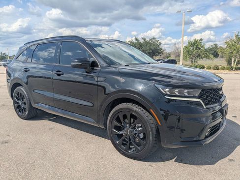Used 2023 Kia Sorento SX FWD image 2